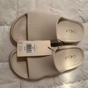 CALIA by Carrie Underwood Cream Slide Sandals